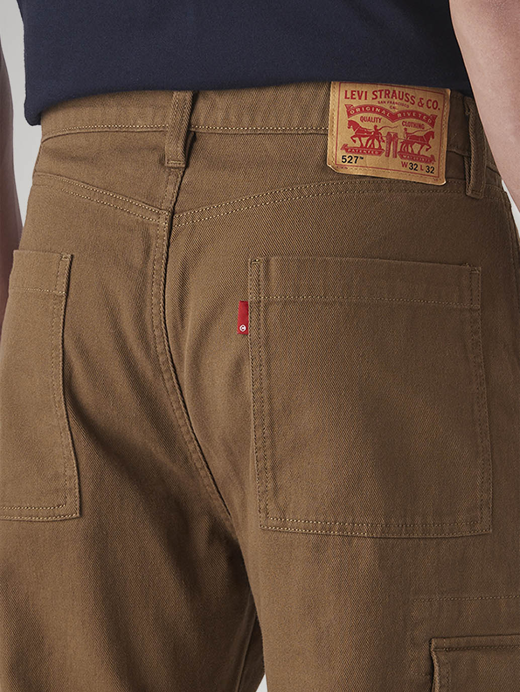 Men's 565 Loose Fit Mid Rise Cargos - Detail View