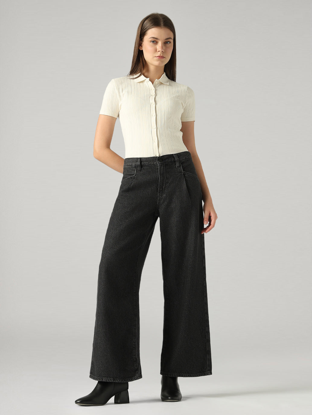 Women's Black XL Straight Loose Fit Mid Rise Jeans - Front View
