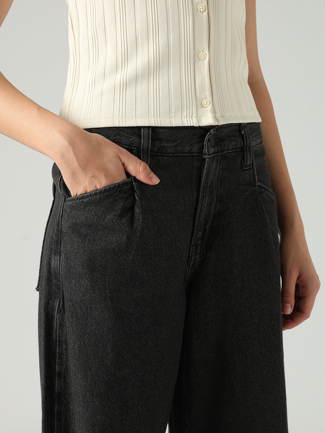 Women's Black XL Straight Loose Fit Mid Rise Jeans - Detail View