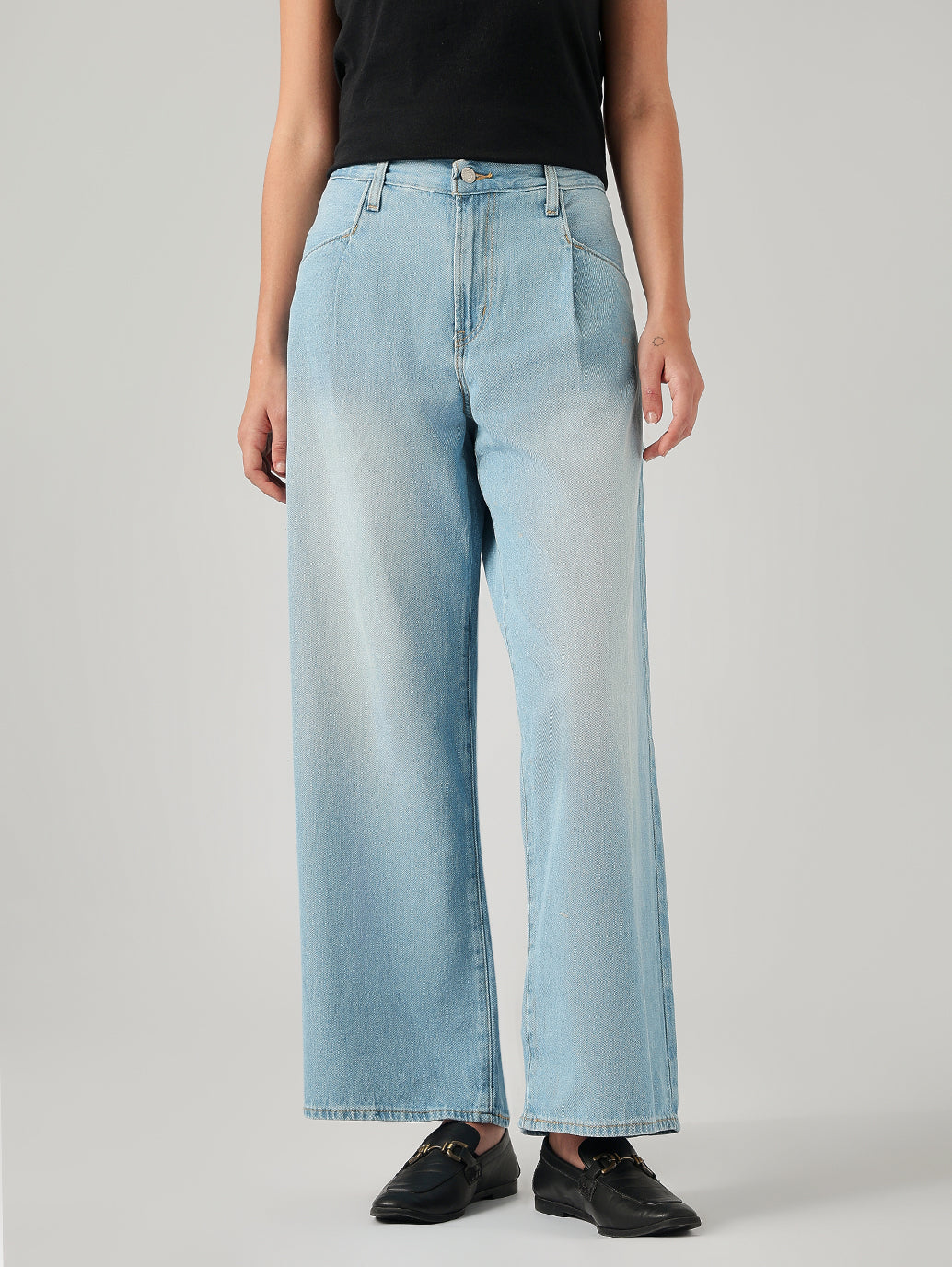 Women's Light Blue XL Straight Loose Fit Mid Rise Jeans - Front View