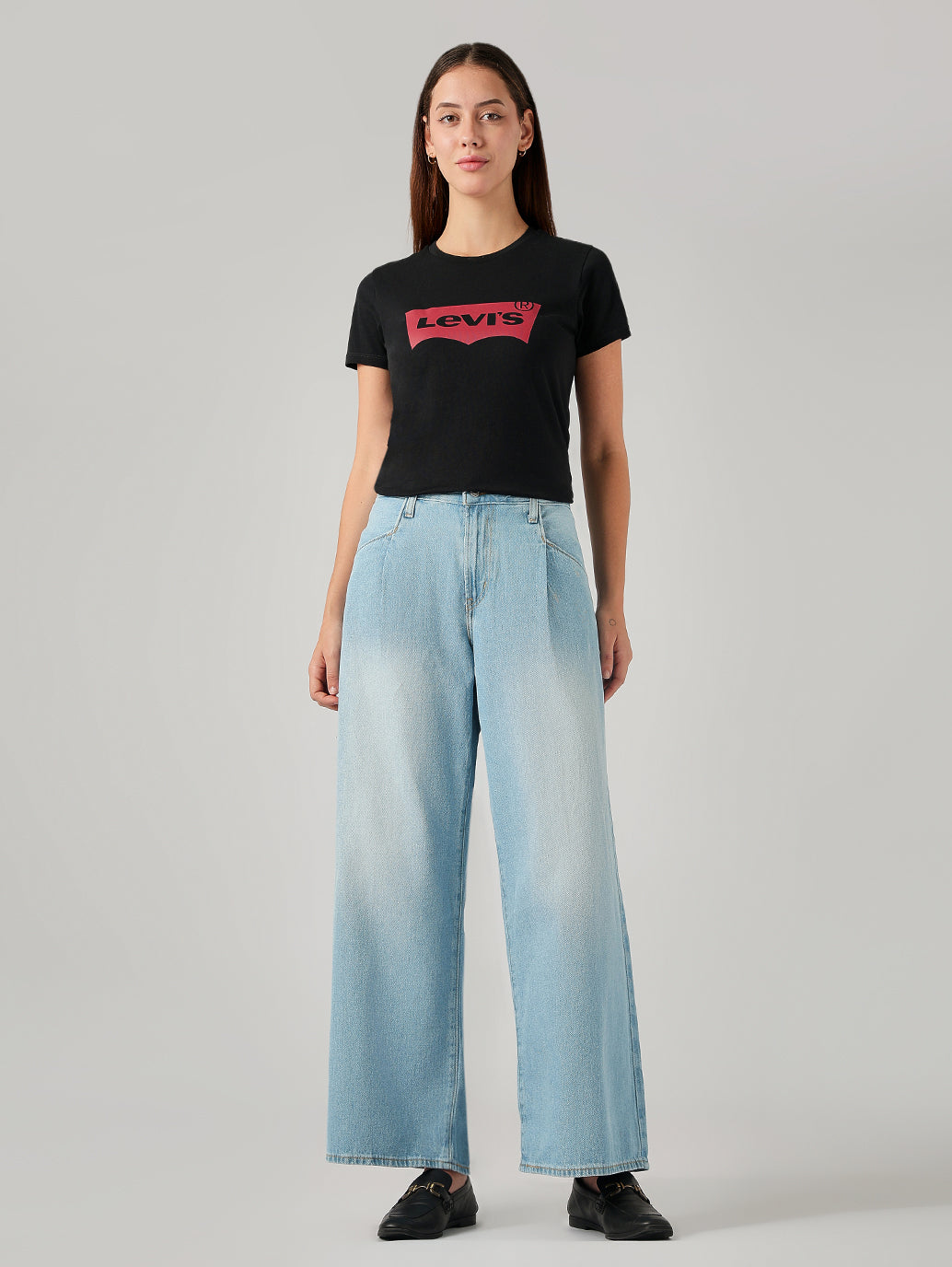 Women's Light Blue XL Straight Loose Fit Mid Rise Jeans - Front View