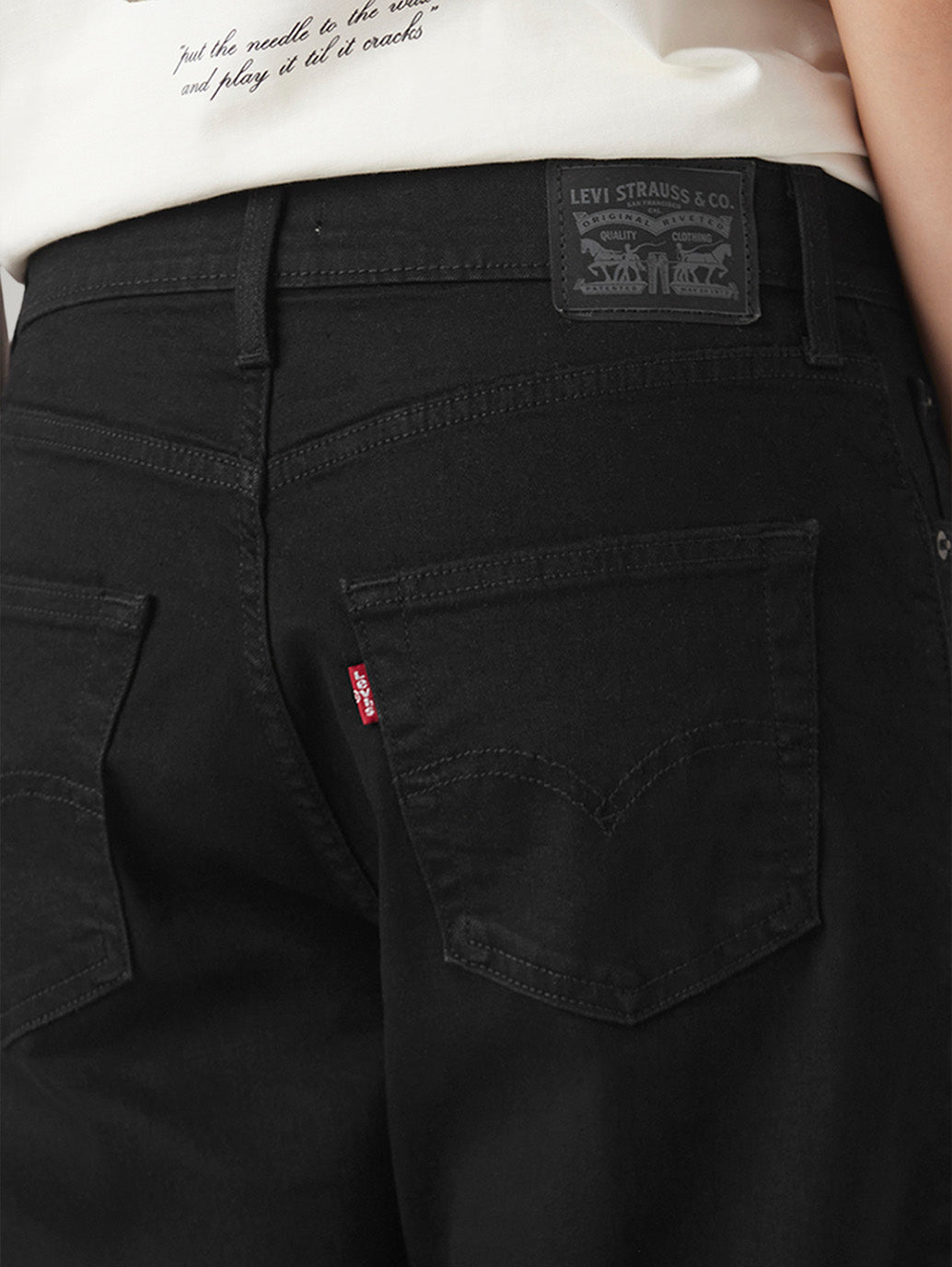 Women's Black Loose Fit Mid Rise Easy Dad Jeans - Detail View