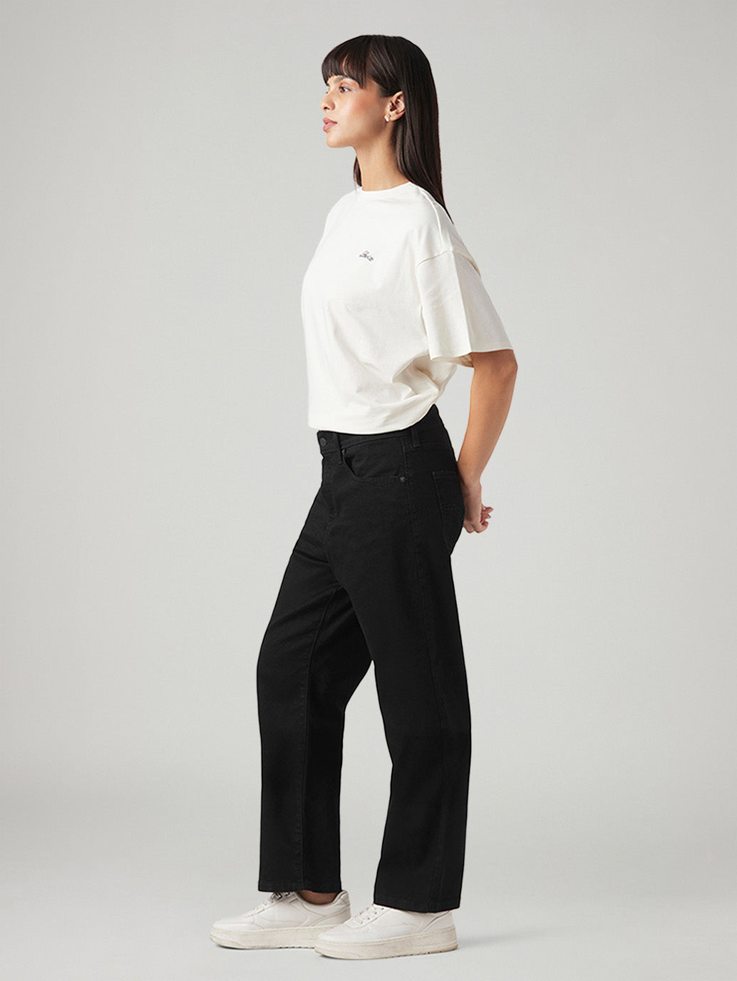 Women's Black Loose Fit Mid Rise Easy Dad Jeans - Side View