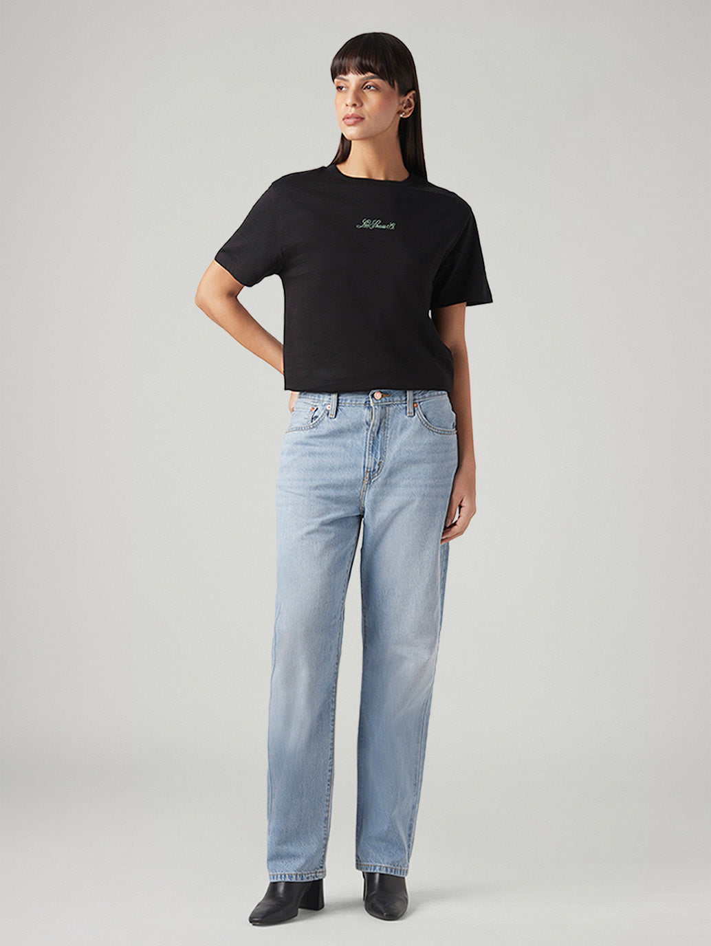 Women's Light Blue Loose Fit Mid Rise Easy Dad Jeans - Front View