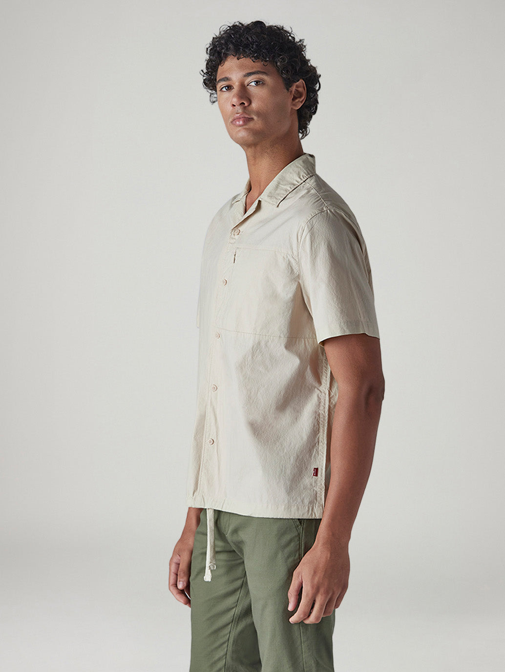 Men's Off White Solid Relaxed Fit Commuter Shirt - Side View