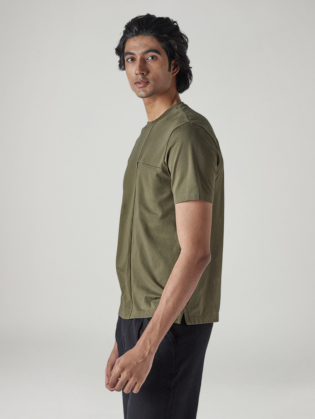 Men's Solid Regular Fit Jersey T-Shirt - Side View
