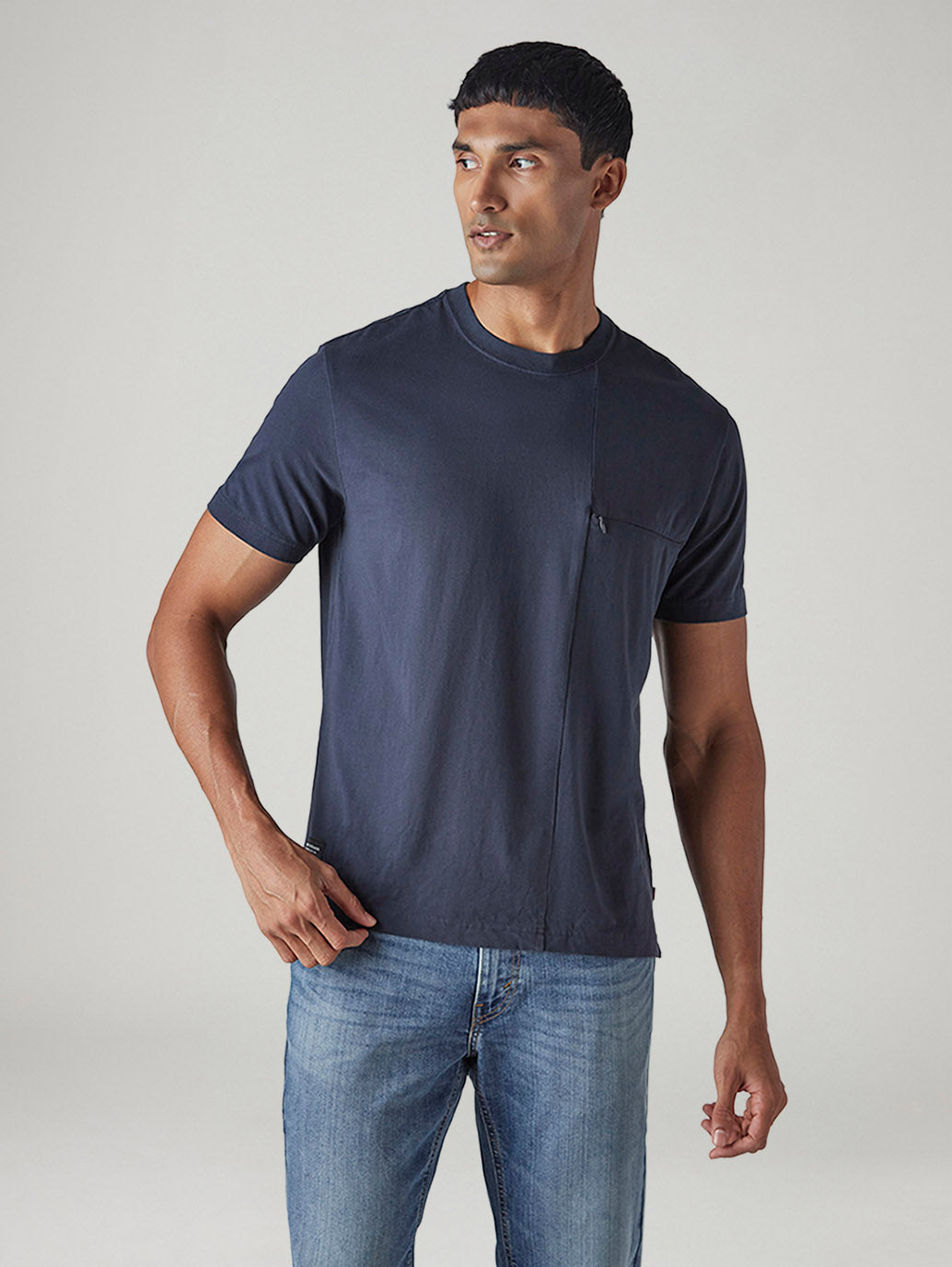 Men's Solid Regular Fit Jersey T-Shirt - Front View