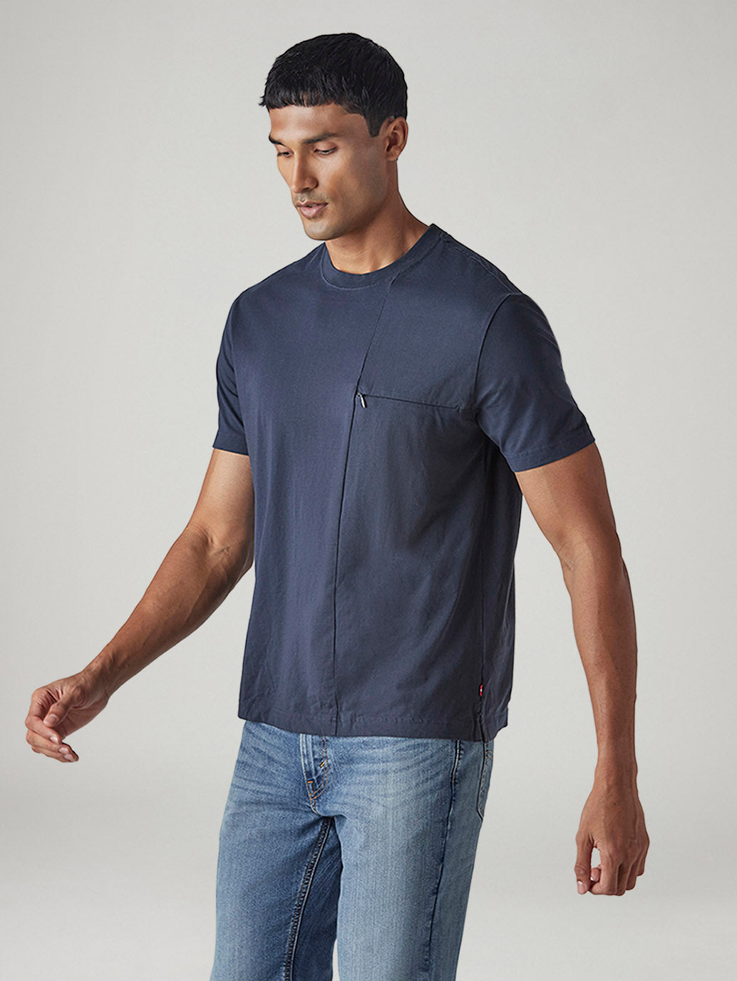 Men's Solid Regular Fit Jersey T-Shirt - Side View