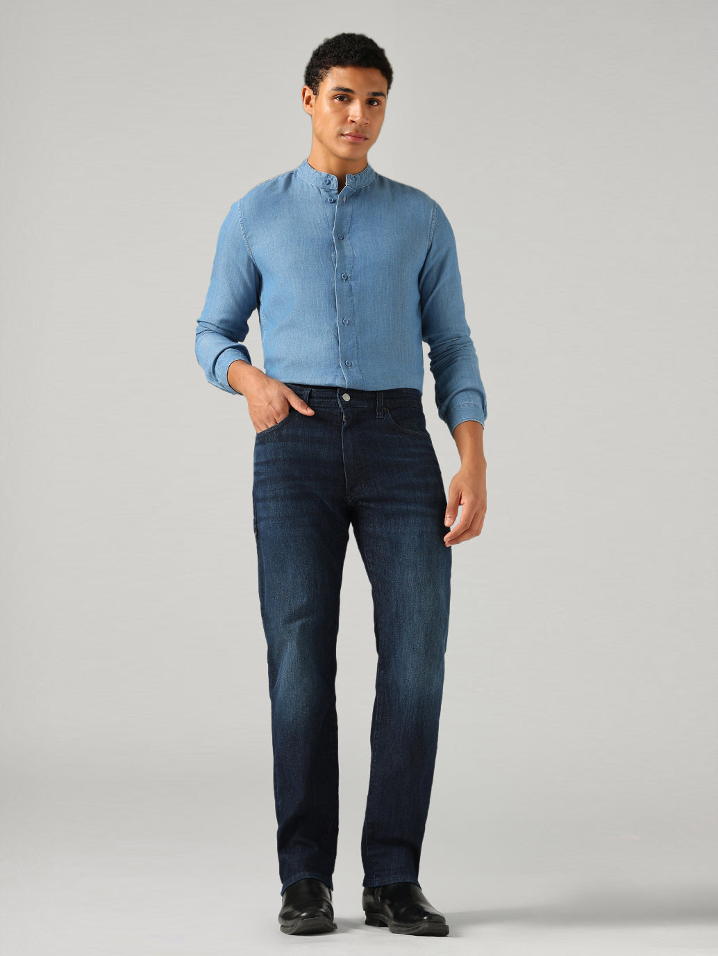 Men's Dark Blue Relaxed Straight Fit Mid Rise Commuter Jeans - Styleshot View