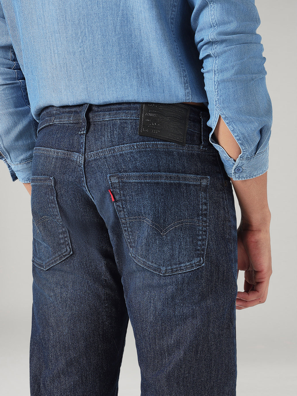 Men's Dark Blue Relaxed Straight Fit Mid Rise Commuter Jeans - 20 View