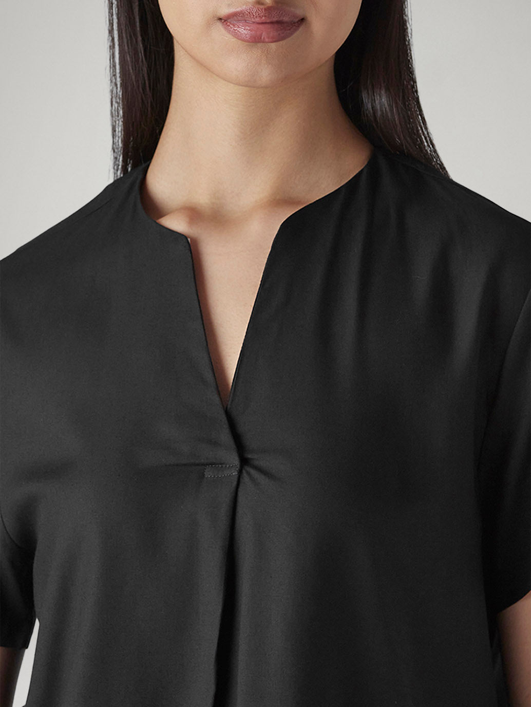 Women's Solid Regular Fit Poplin Top - Detail View