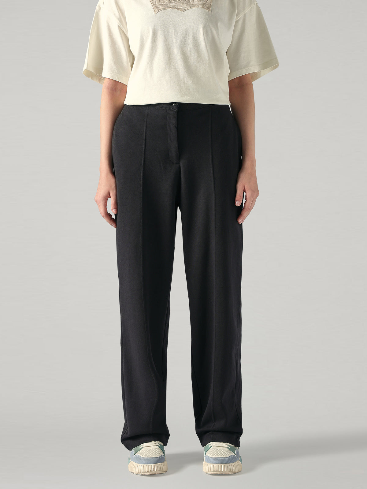 Women's 94 Black Baggy Fit Mid Rise Easy Trousers - Detailshot View