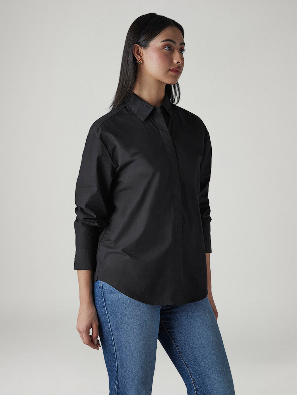Women's Solid Relaxed Fit Poplin Shirt - Side View