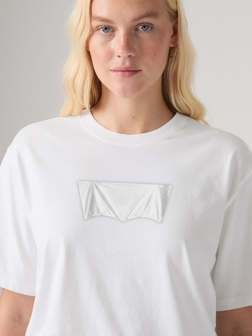 Levi's® Nobody’s Gonna Know Logo Tee - detail View