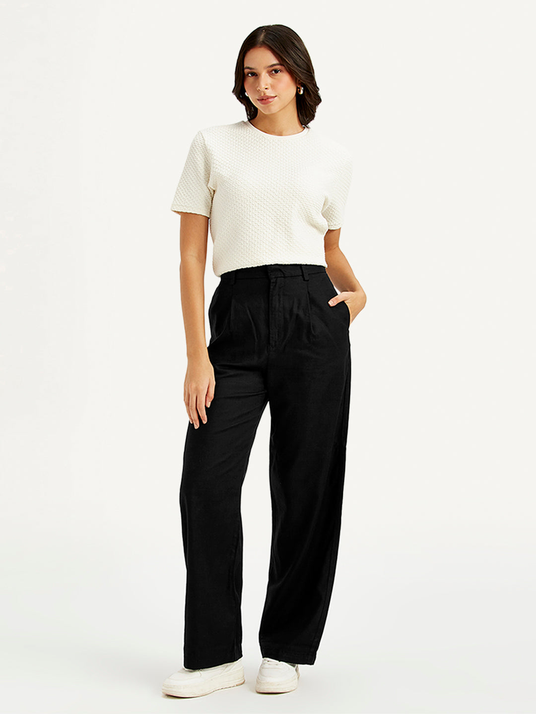 Women's High Rise Black Loose Fit Trousers1
