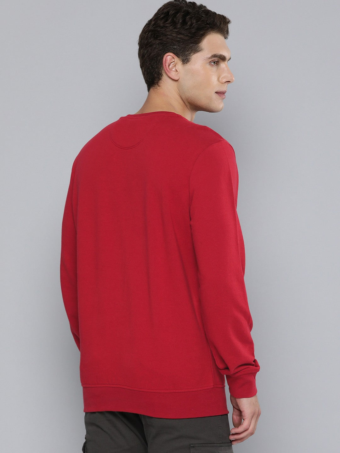 Men's Solid Red Crew Neck Sweatshirt - 04602559-716c-4c67-a8ed-ae6f310937e21704801101941-Levis-Pure-Cotton-Brand-Logo-Printed-Pullover-Sweatshirt-698-4 View