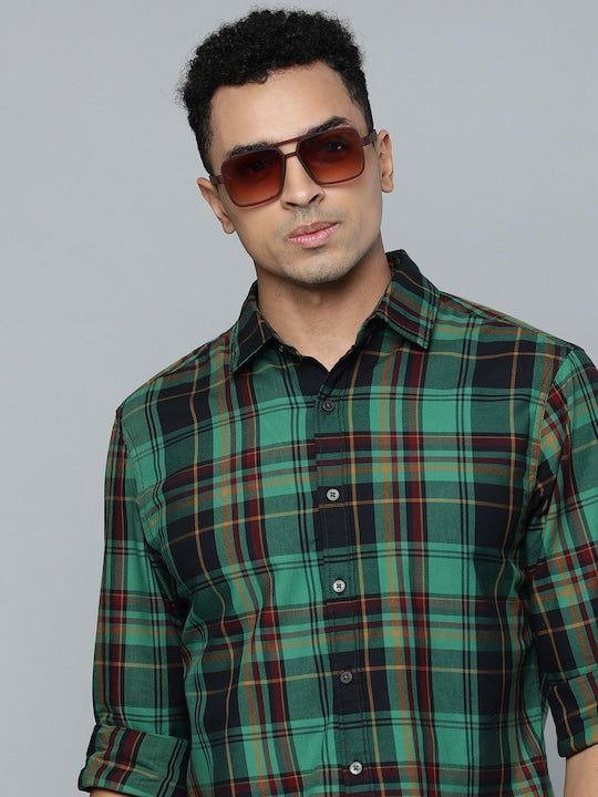 Men's Checkered Spread Collar Shirt