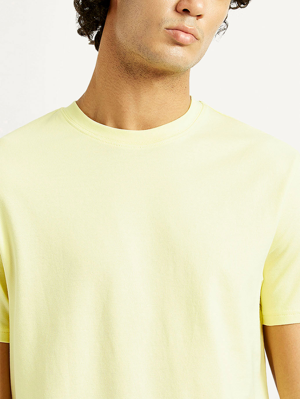 Men's Solid Slim Fit T-Shirt - Detail View