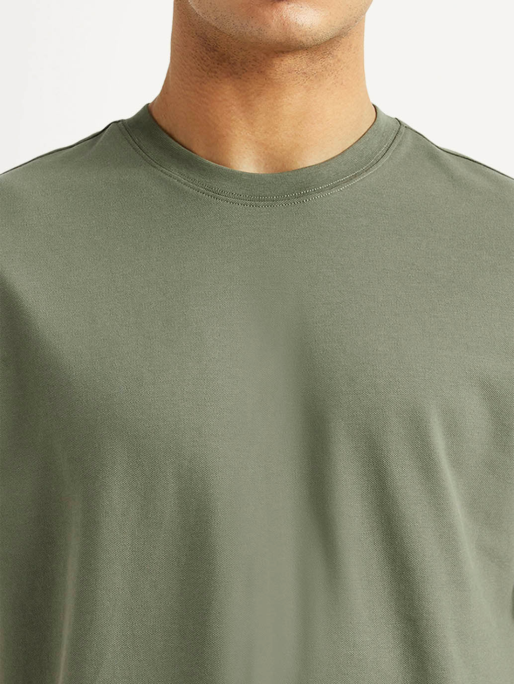 Men's Solid Olive Slim Fit T-shirt - Detail View