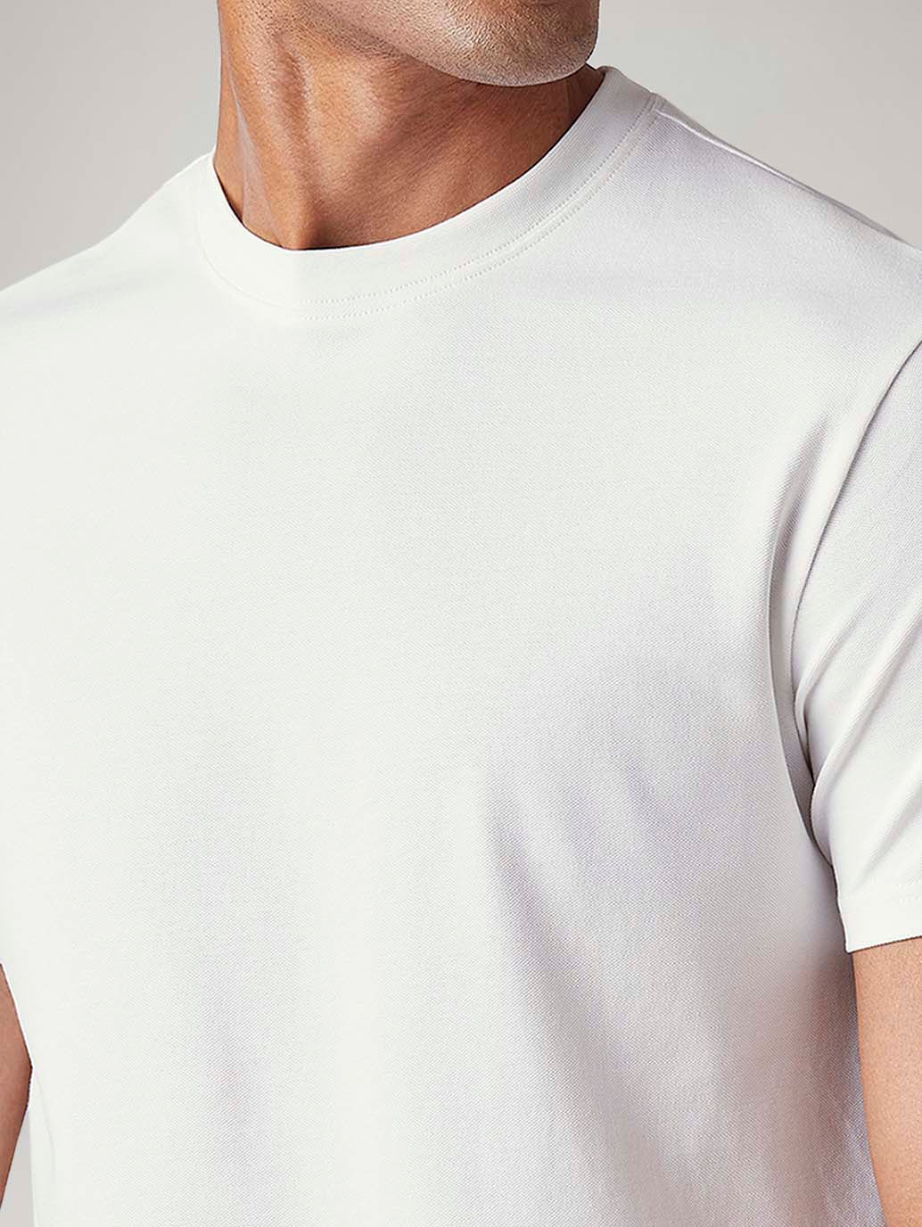 Men's Solid Slim Fit Pique T-Shirt - Detail View
