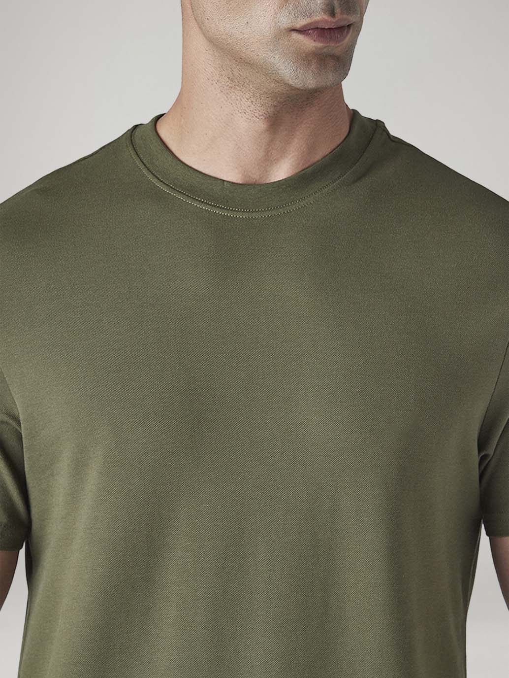 Men's Solid Slim Fit Pique T-Shirt - Detail View
