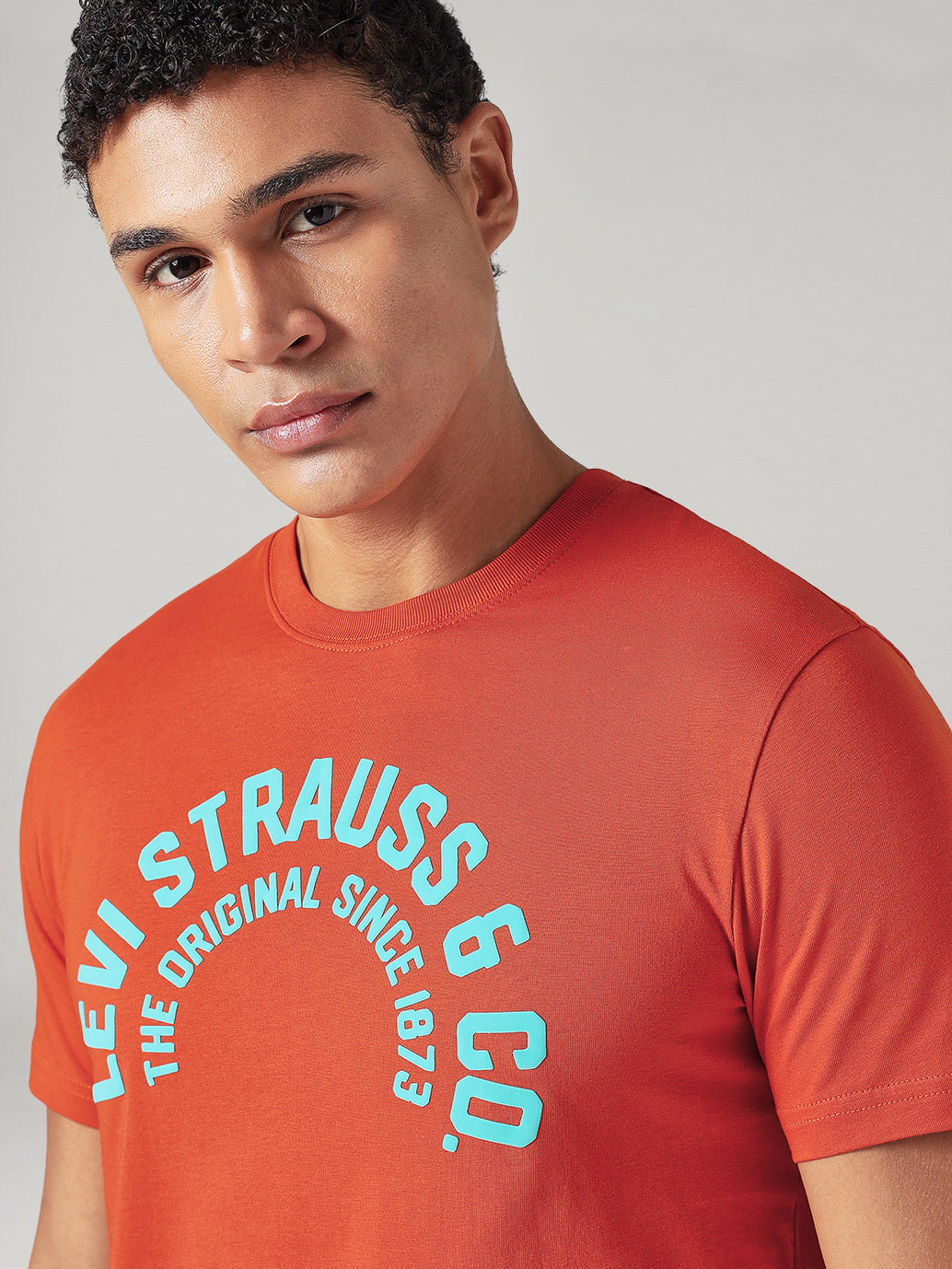 Men's Solid Slim Fit Jersey T-Shirt - Detail View