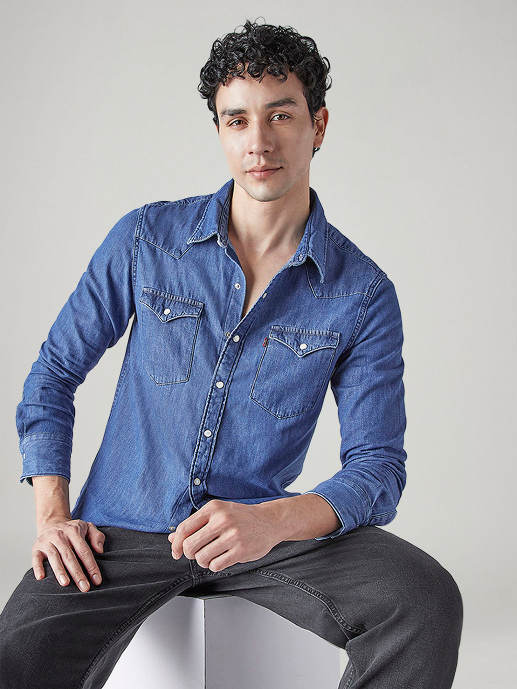 Men's Solid Regular Fit Denim Shirt