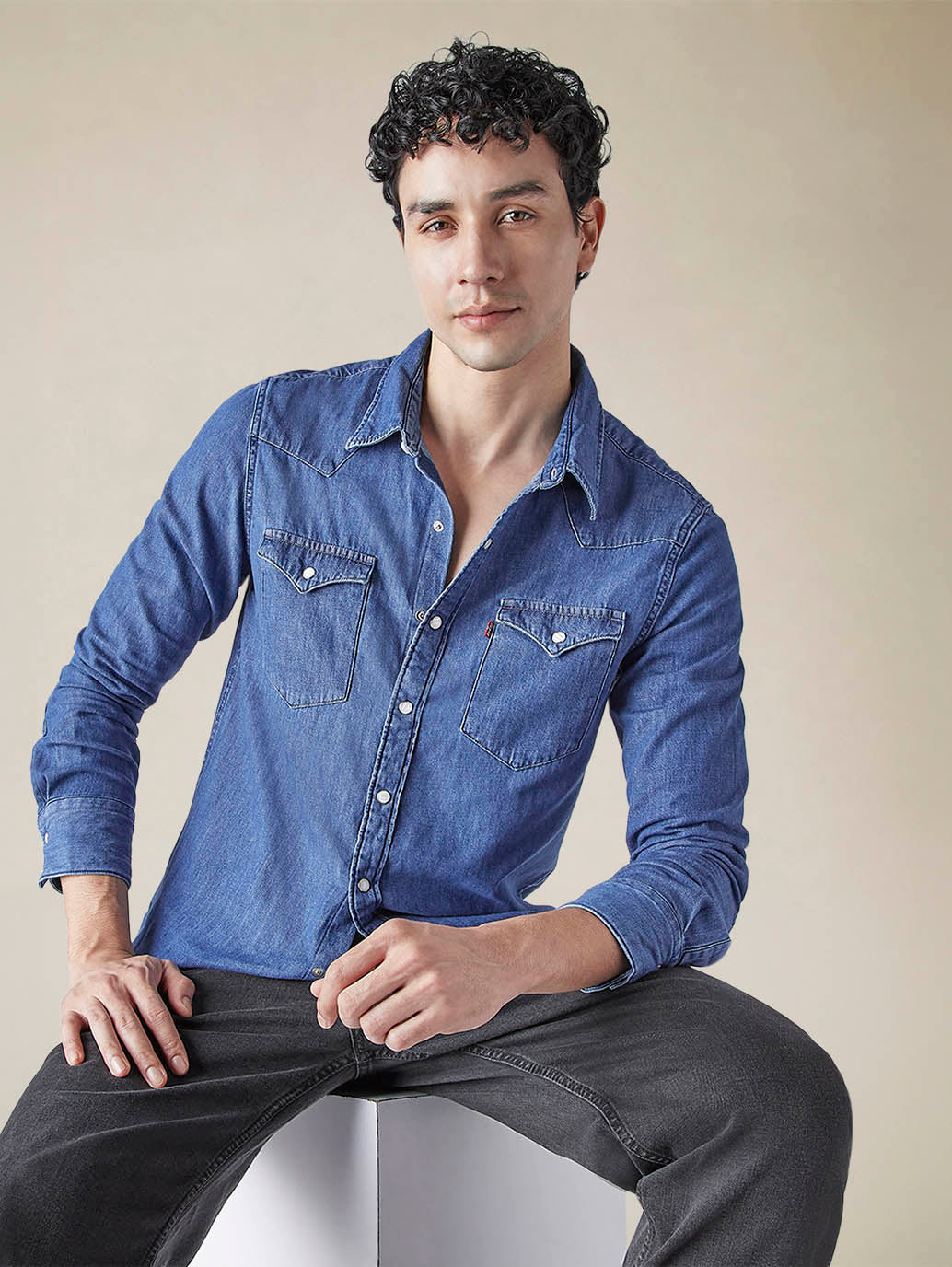 Men's Solid Regular Fit Denim Shirt