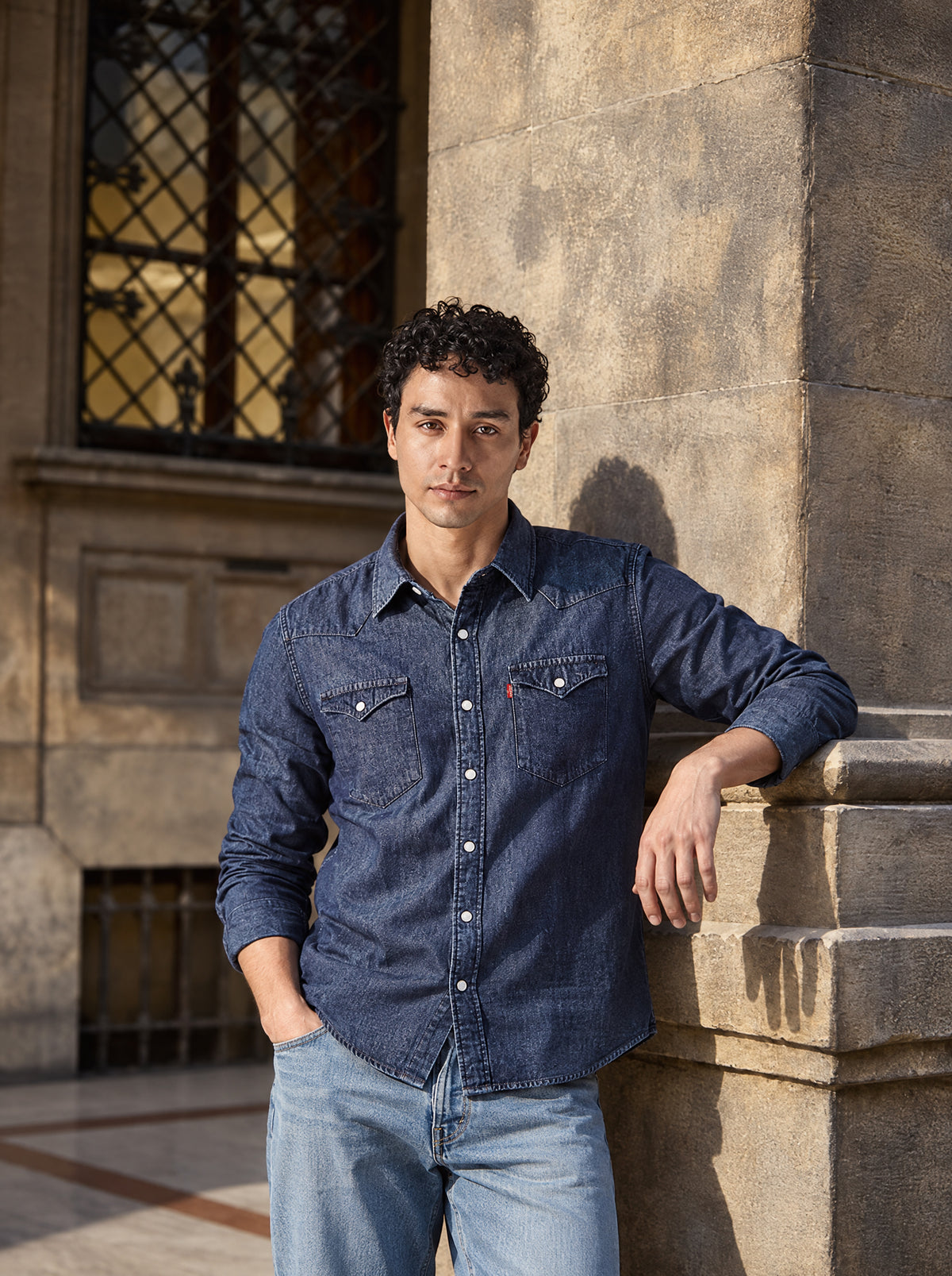 Men's Solid Regular Fit Denim Shirt