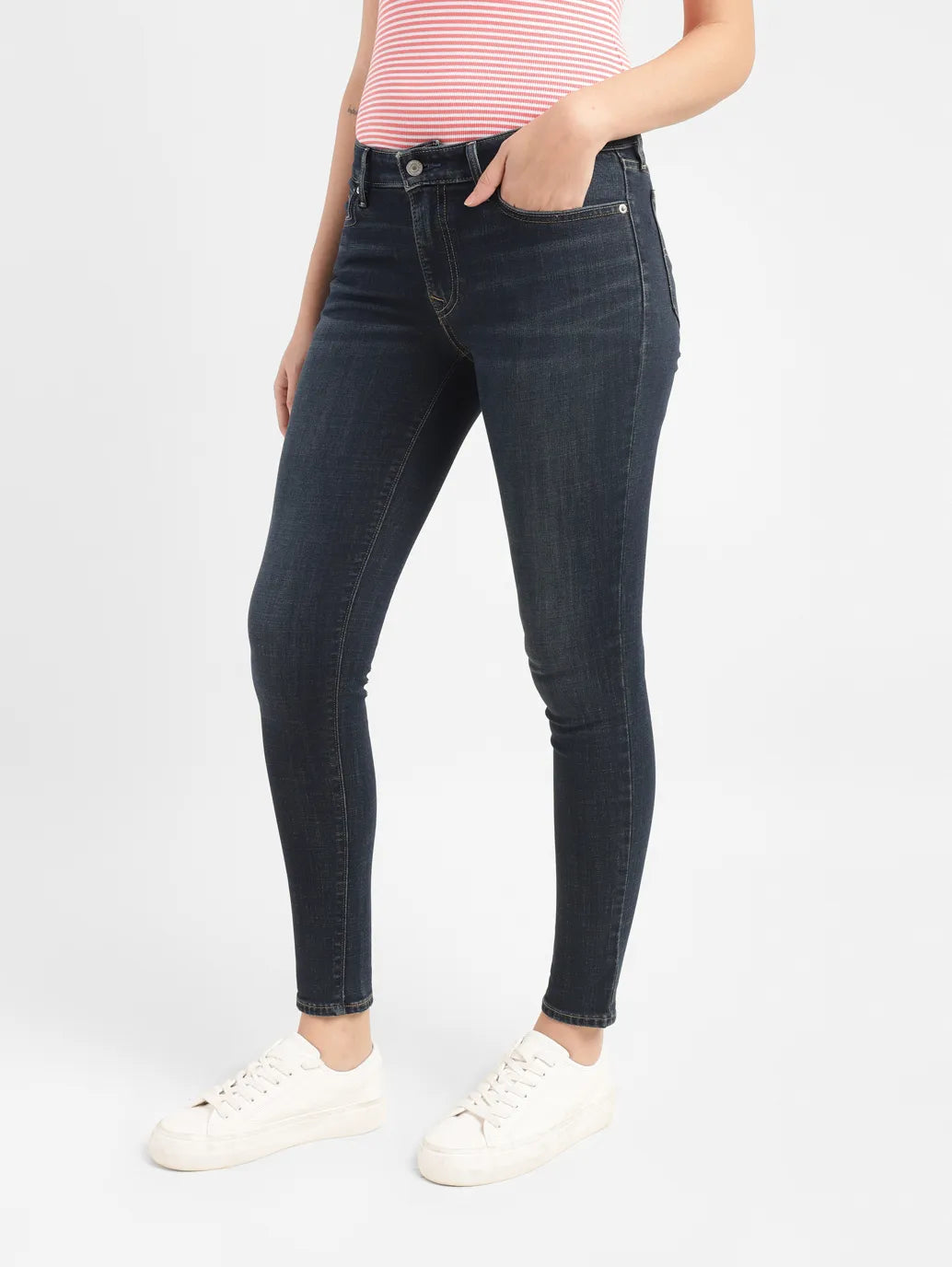 Women s Mid Rise 711 Skinny Jeans Levis India Store