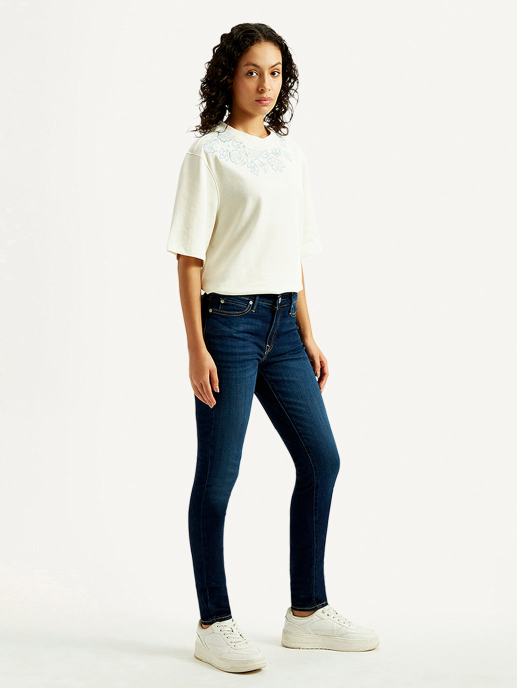 Women's 711 Dark Blue Skinny Fit Mid Rise Jeans - Side View