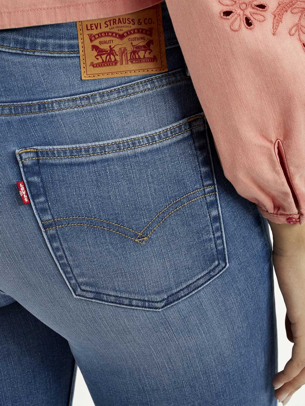 Women's 725 Med Indigo Flared Fit High Rise Jeans - Detail View