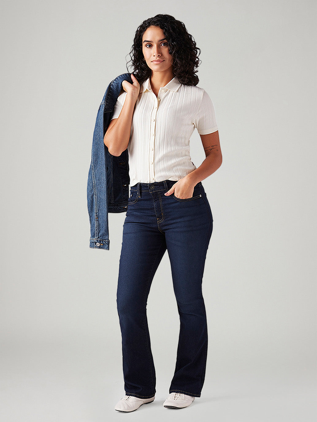 Women's 725 Dark Blue Bootcut Fit High Rise Jeans - Styleshot View