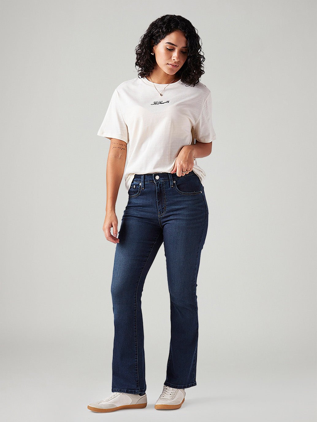 Women's 725 Dark Blue Bootcut Fit High Rise Jeans - Styleshot View