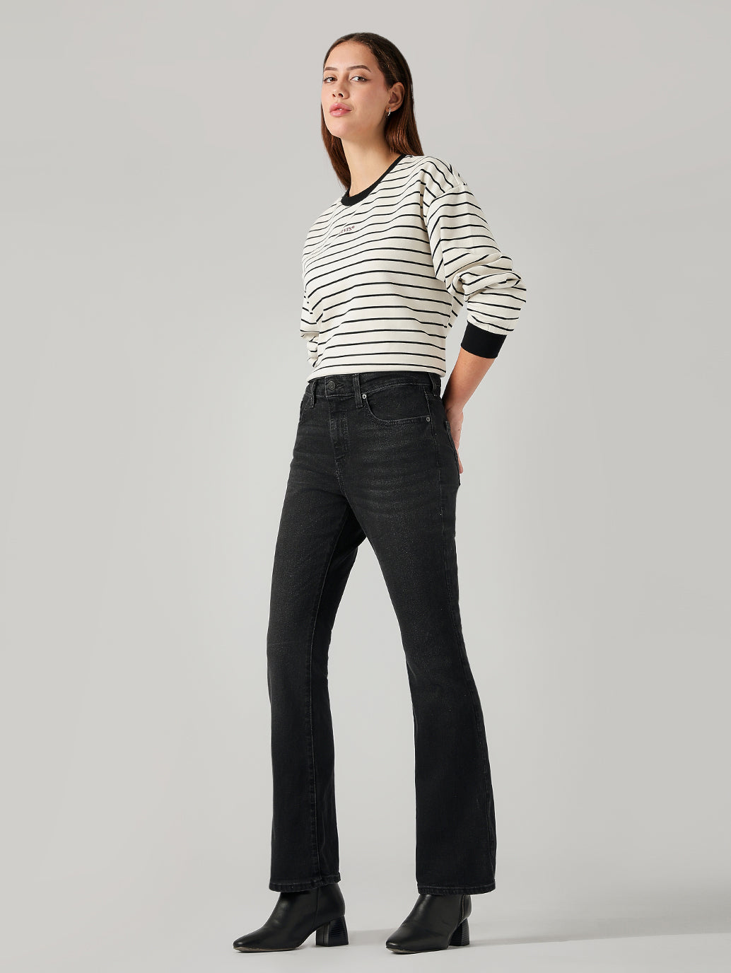 Women's 725 Black Bootcut Fit High Rise Jeans - Side View