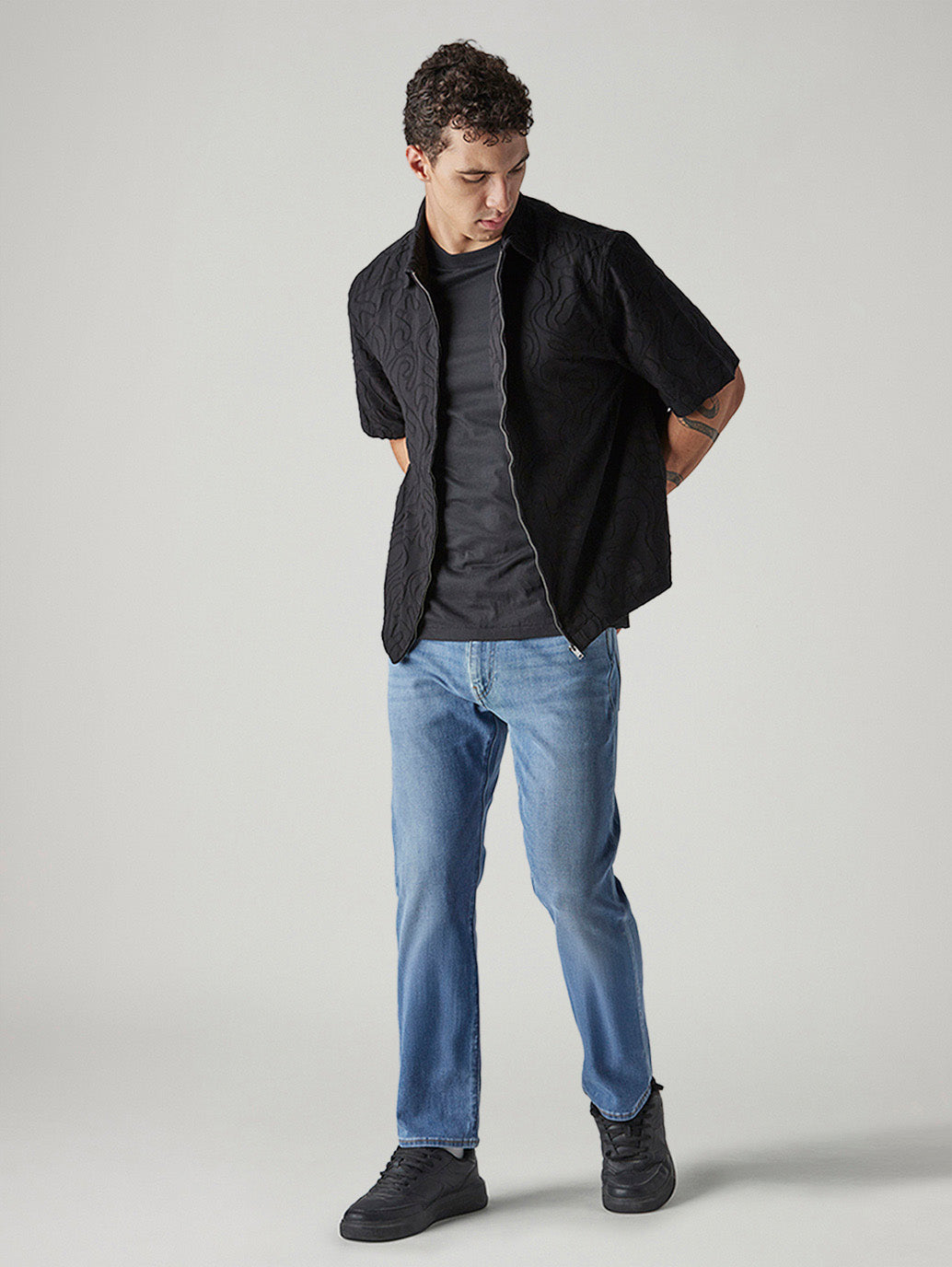 Men's 513 Light Blue Slim Straight Fit Mid Rise Jeans
