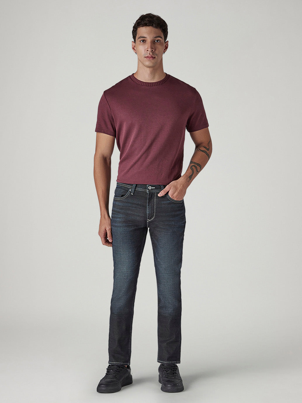 Men's 513 Dark Blue Slim Straight Fit Mid Rise Jeans - Front View