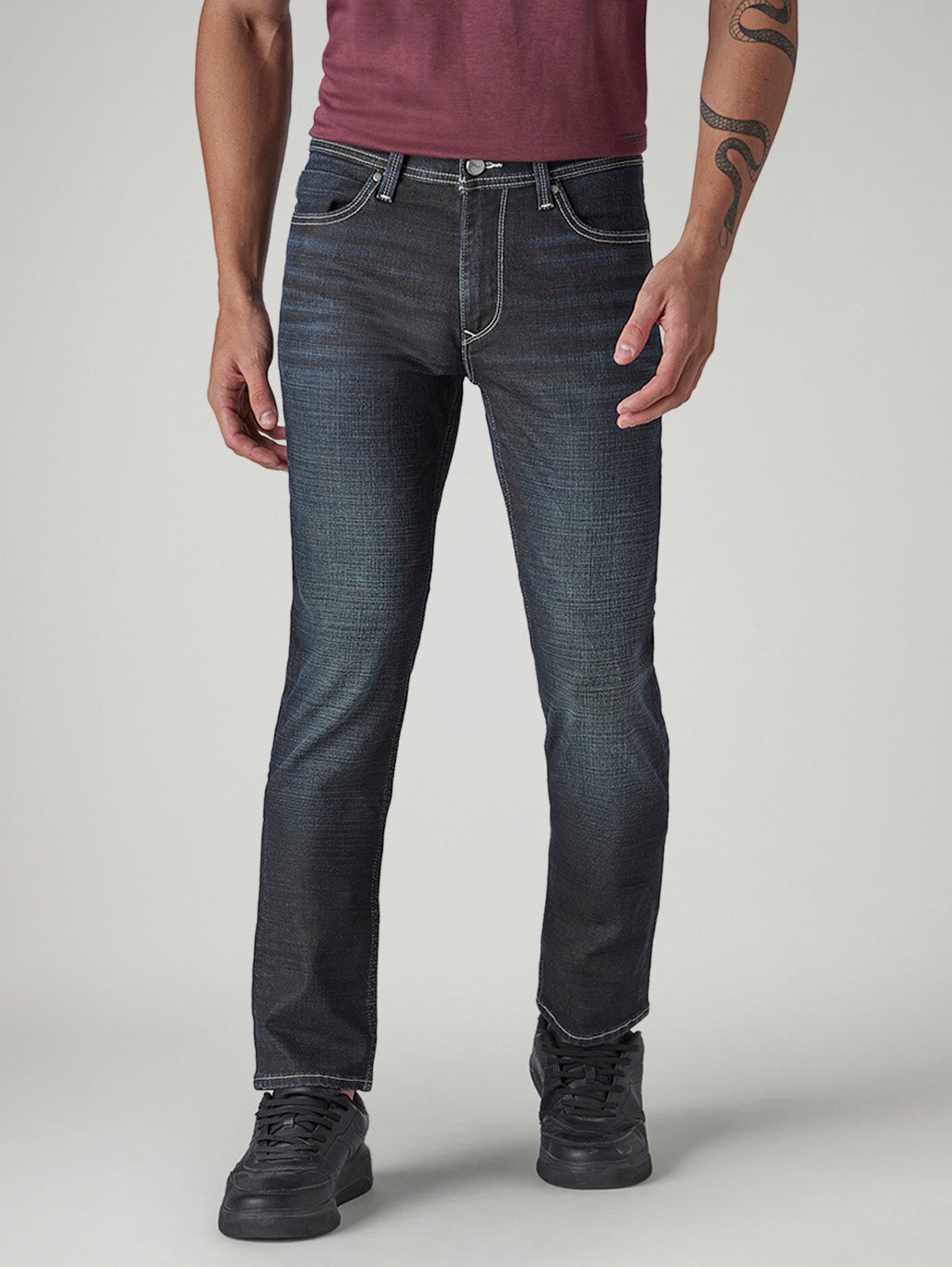 Men's 513 Dark Blue Slim Straight Fit Mid Rise Jeans - Front View