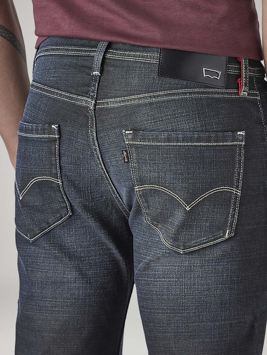 Men's 513 Dark Blue Slim Straight Fit Mid Rise Jeans - Detail View