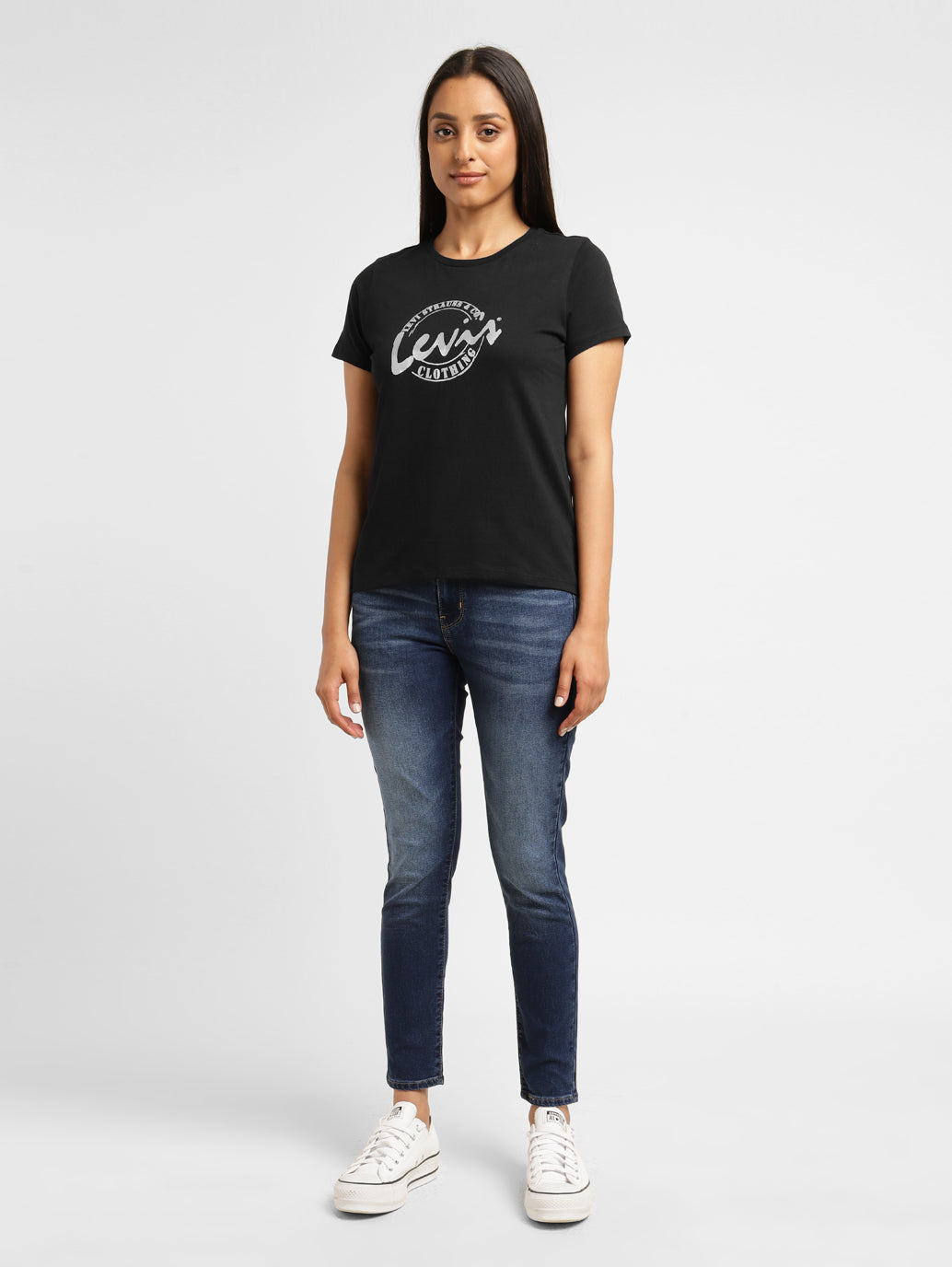 Levis black 2024 t shirt women