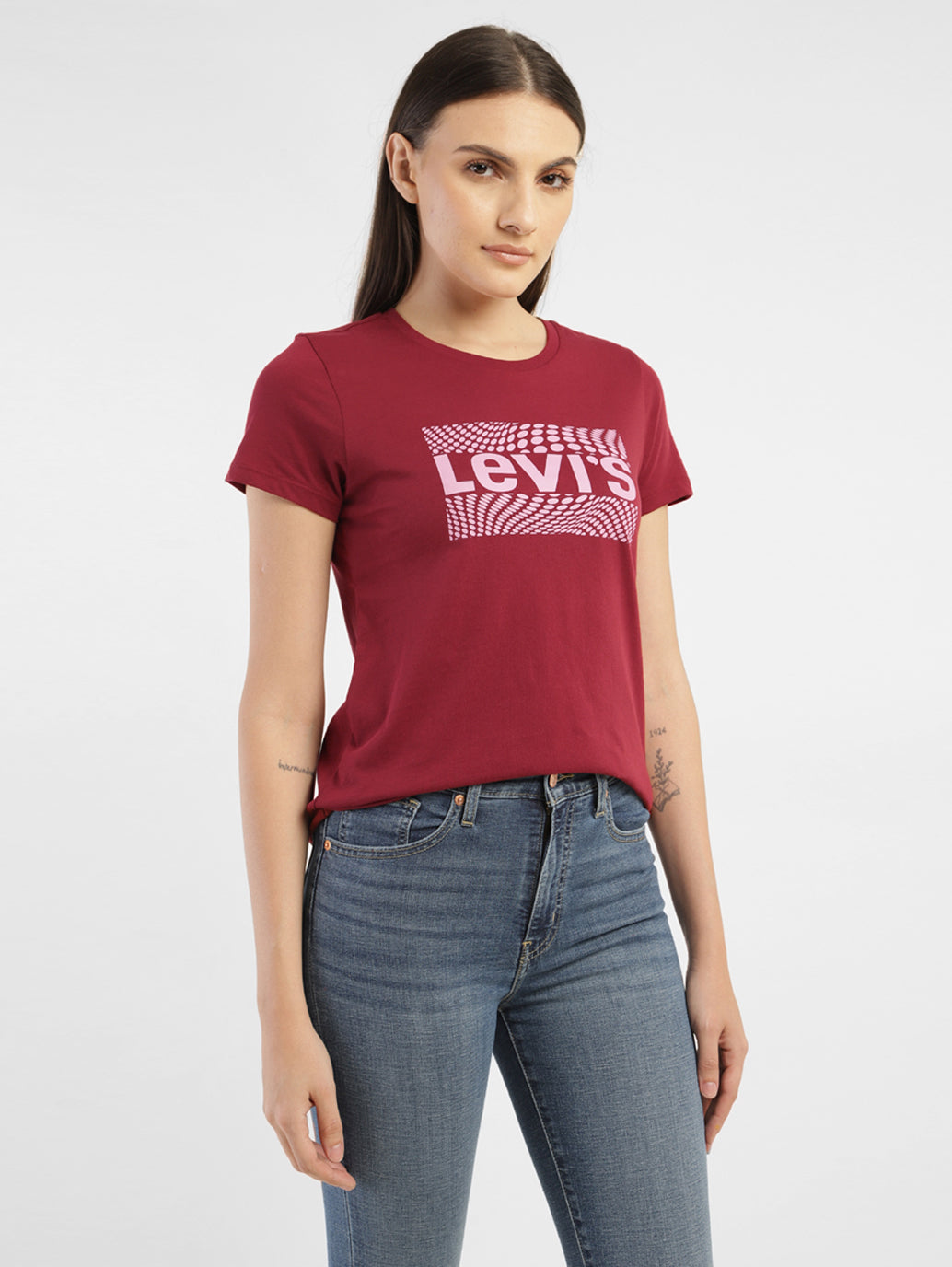 Levi's logo deals t shirt women's