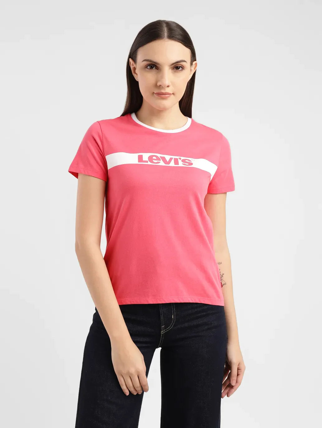 Levis logo t shirt women's india hotsell