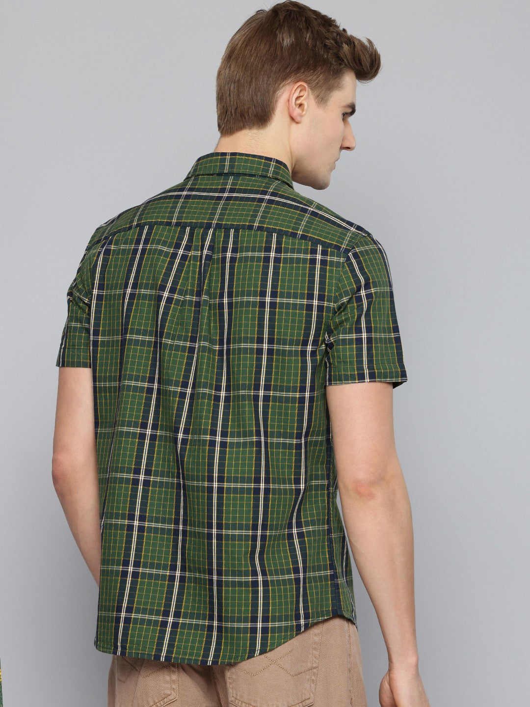 Men's Checkered Spread Collar Shirt