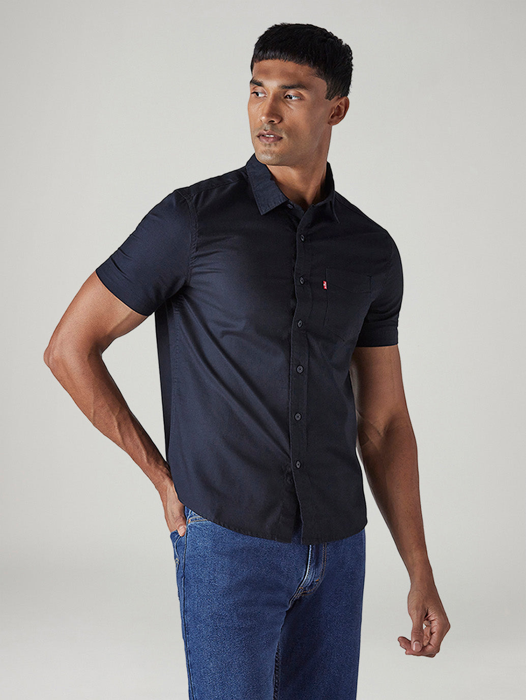 Men's Solid Slim Fit Oxford Shirt - Side View