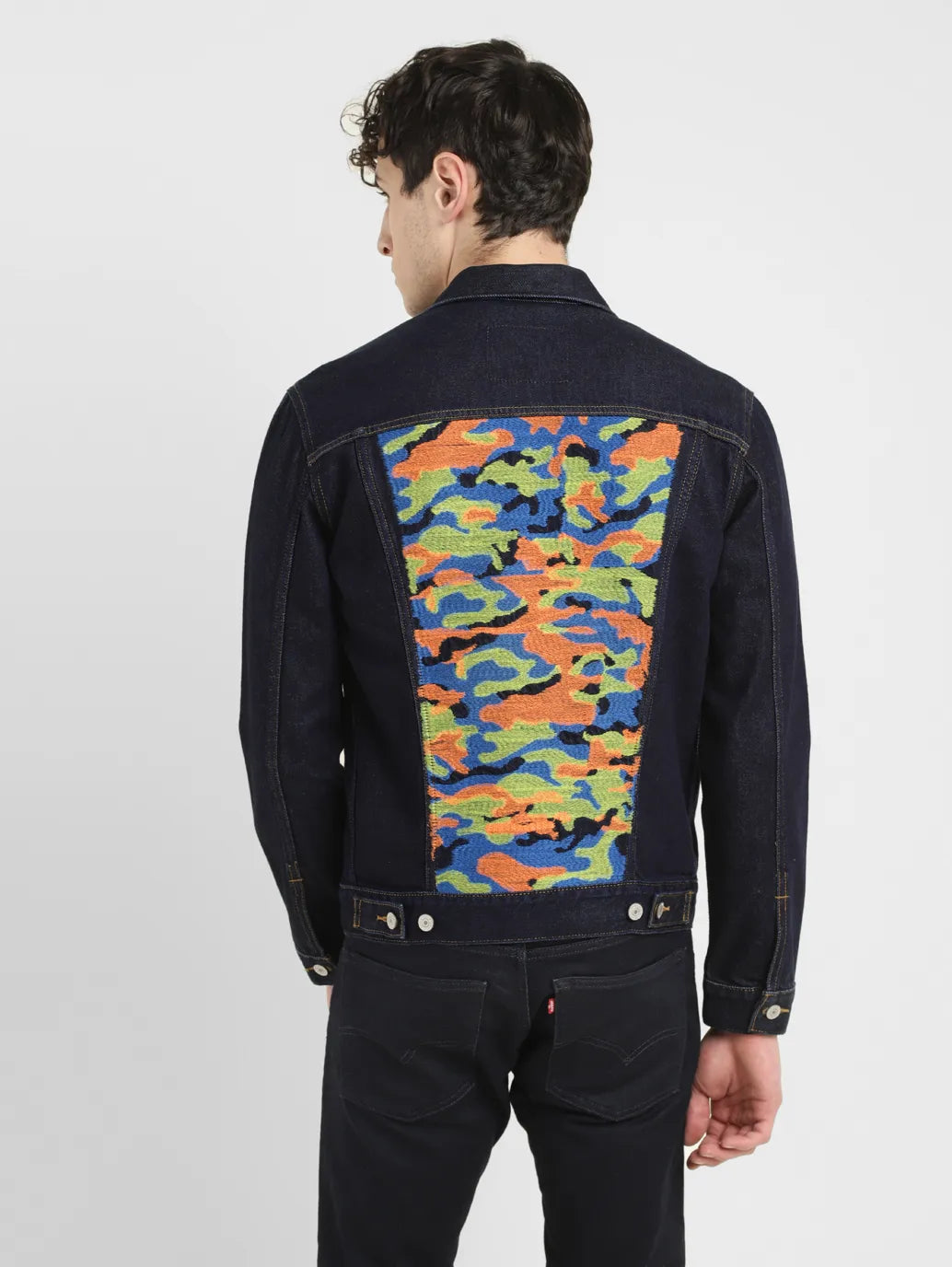 Men s Embroidered Spread Collar Denim Jacket Levis India Store
