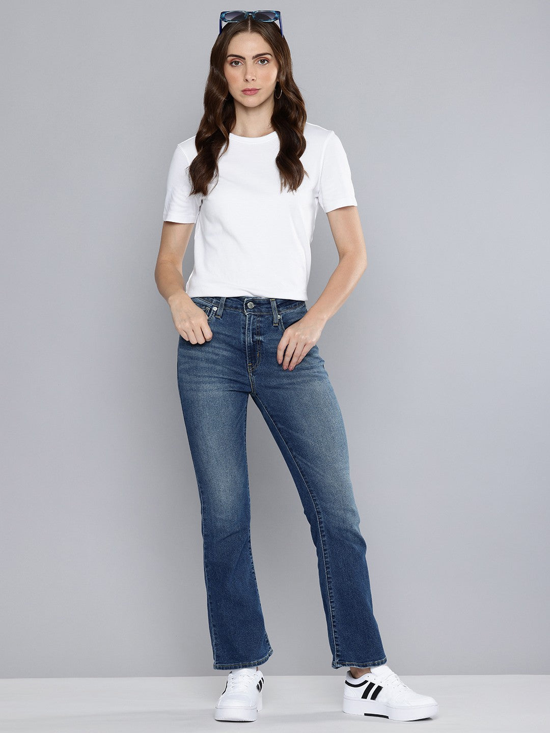 Women's 725 Blue Flared Fit High Rise Jeans - 2a11e334-cccf-47e1-b27d-f0d7da0a1b181719560038286-Levis-Women-Jeans-5371719560037741-4 View