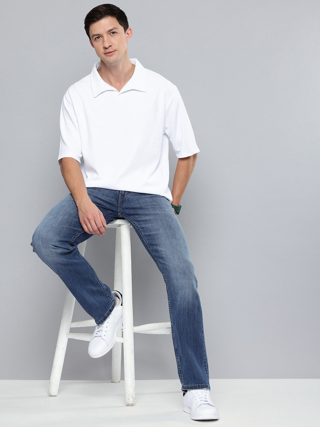 Men's 513 Indigo Slim Straight Fit Mid Rise Jeans - 2b85437a-4694-4b46-b9ed-b53458a624971732256882474-Mens-513-Slim-Straight-Fit-Indigo-Jeans-5851732256881960-4 View