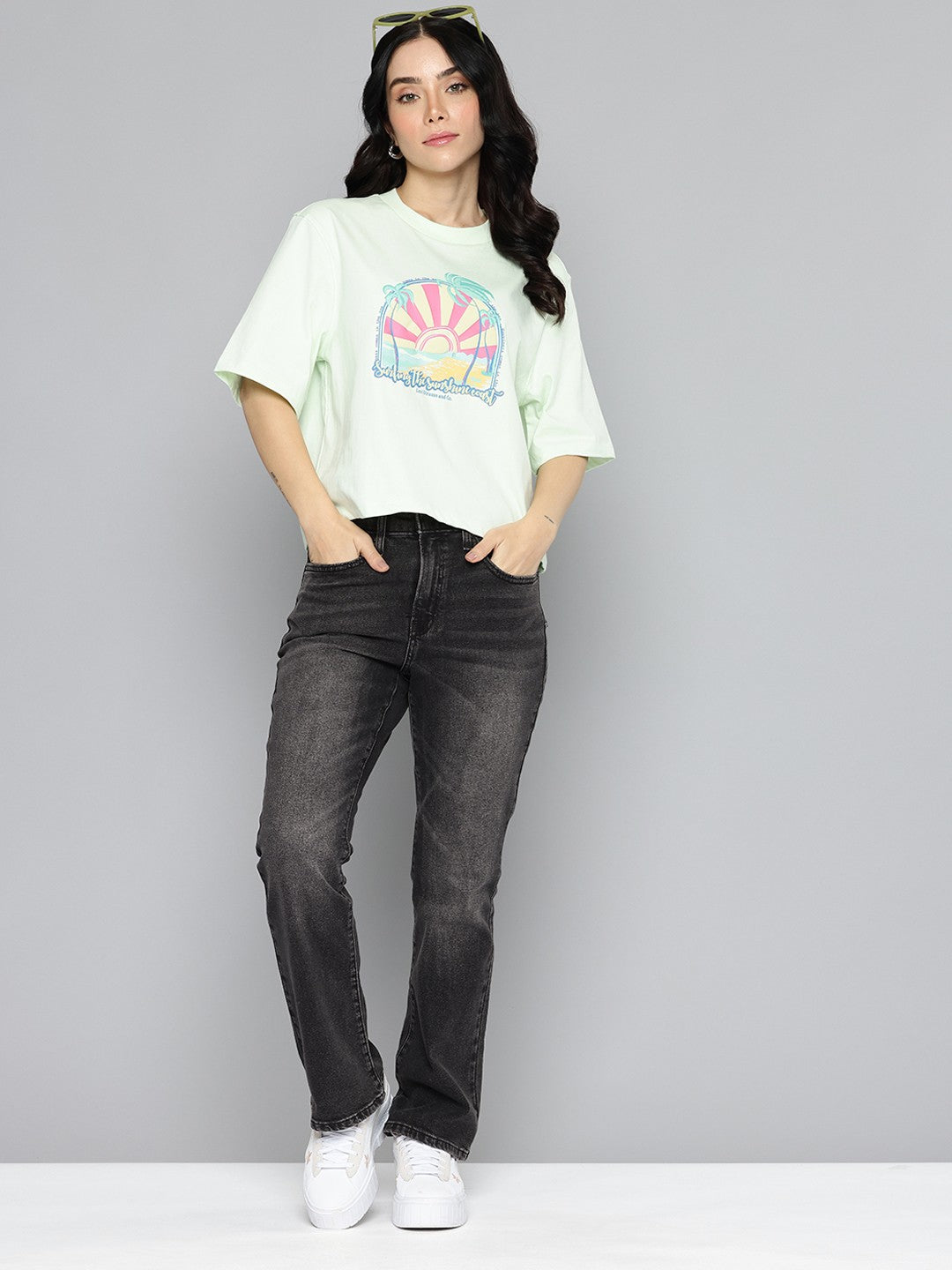 Women's 725 Black Flared Fit High Rise Jeans