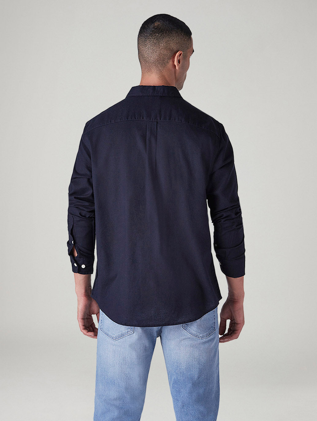 Men's Solid Slim Fit Oxford Shirt - 20 View