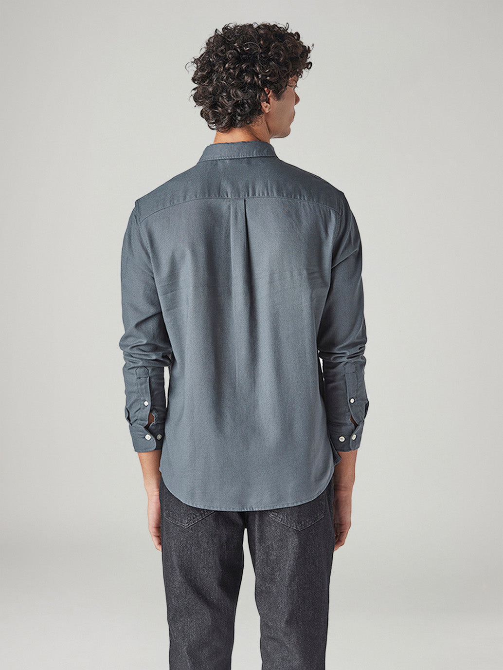 Men's Solid Slim Fit Oxford Shirt - Back View